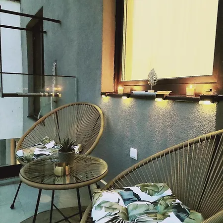 Leaf - East Gate Apartment *