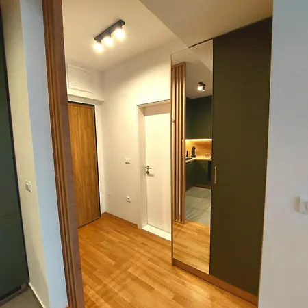 Apartment Leaf - East Gate