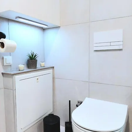 Leaf - East Gate Apartment