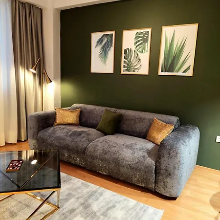 Apartment Leaf - East Gate